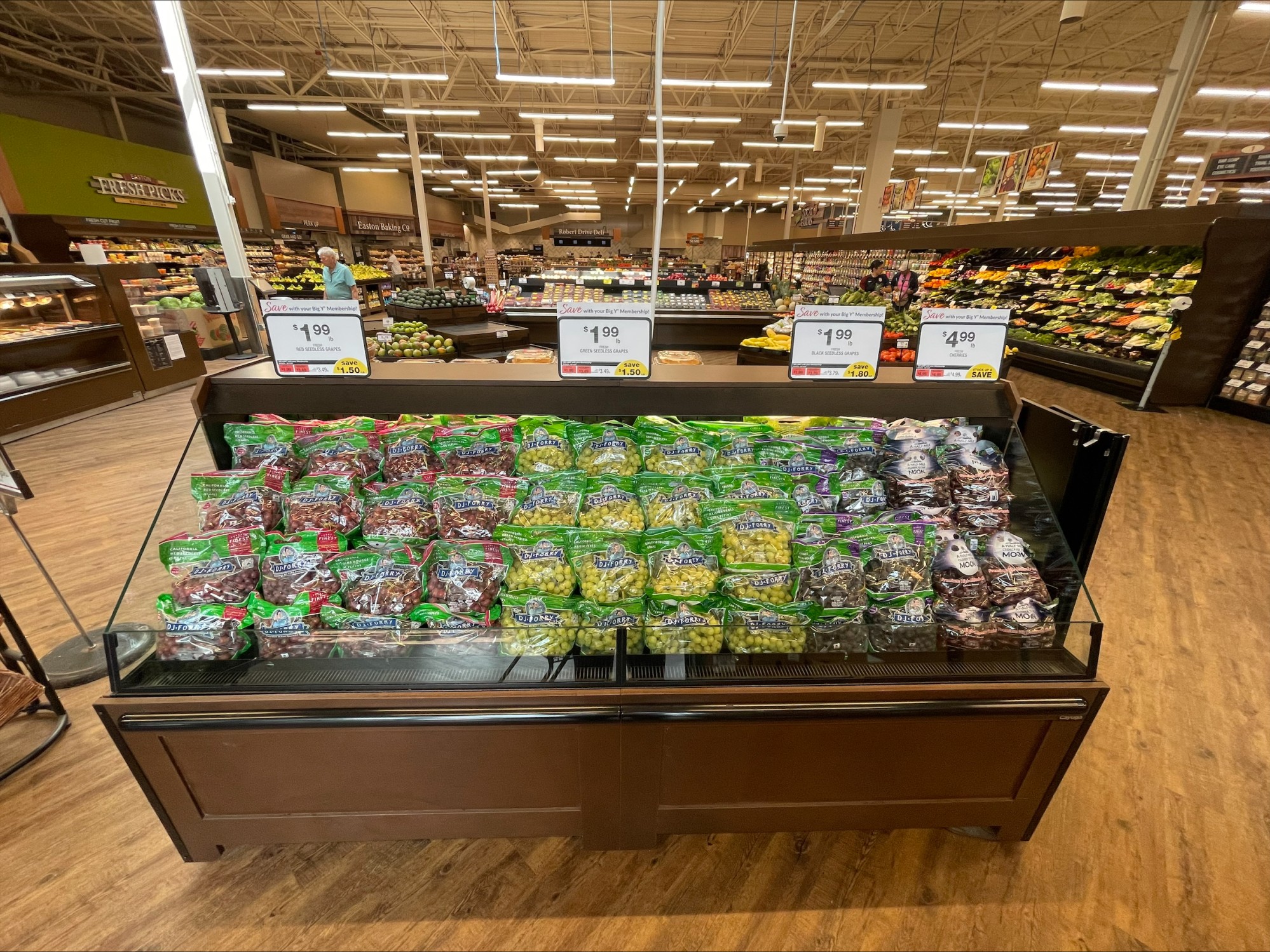 How to Engage Your Customers Through Festive Displays